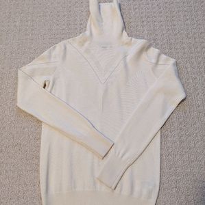 100% Merino Intricate knit turtleneck sweater